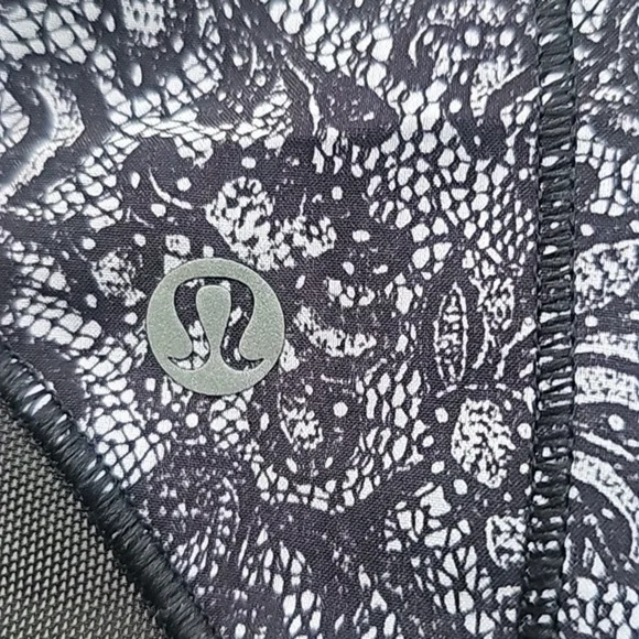 Lululemon  Rare Hotty Hot II 2.5” Size 6 - Picture 7 of 8